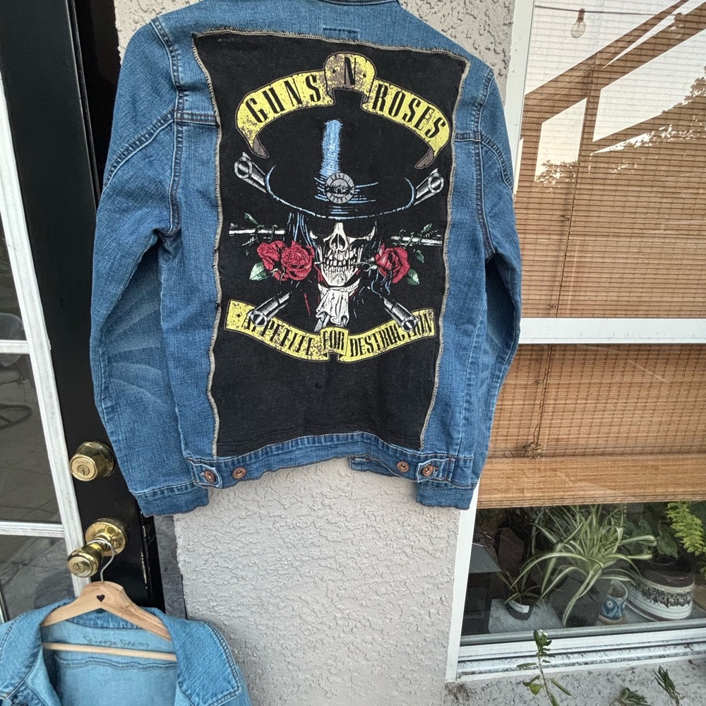 Denim cavalini size Med/Large Jacket with Guns N' Roses Patch 16” Pit 2 pit